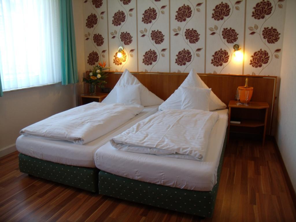 Landhotel Zum Niestetal ห้อง รูปภาพ
