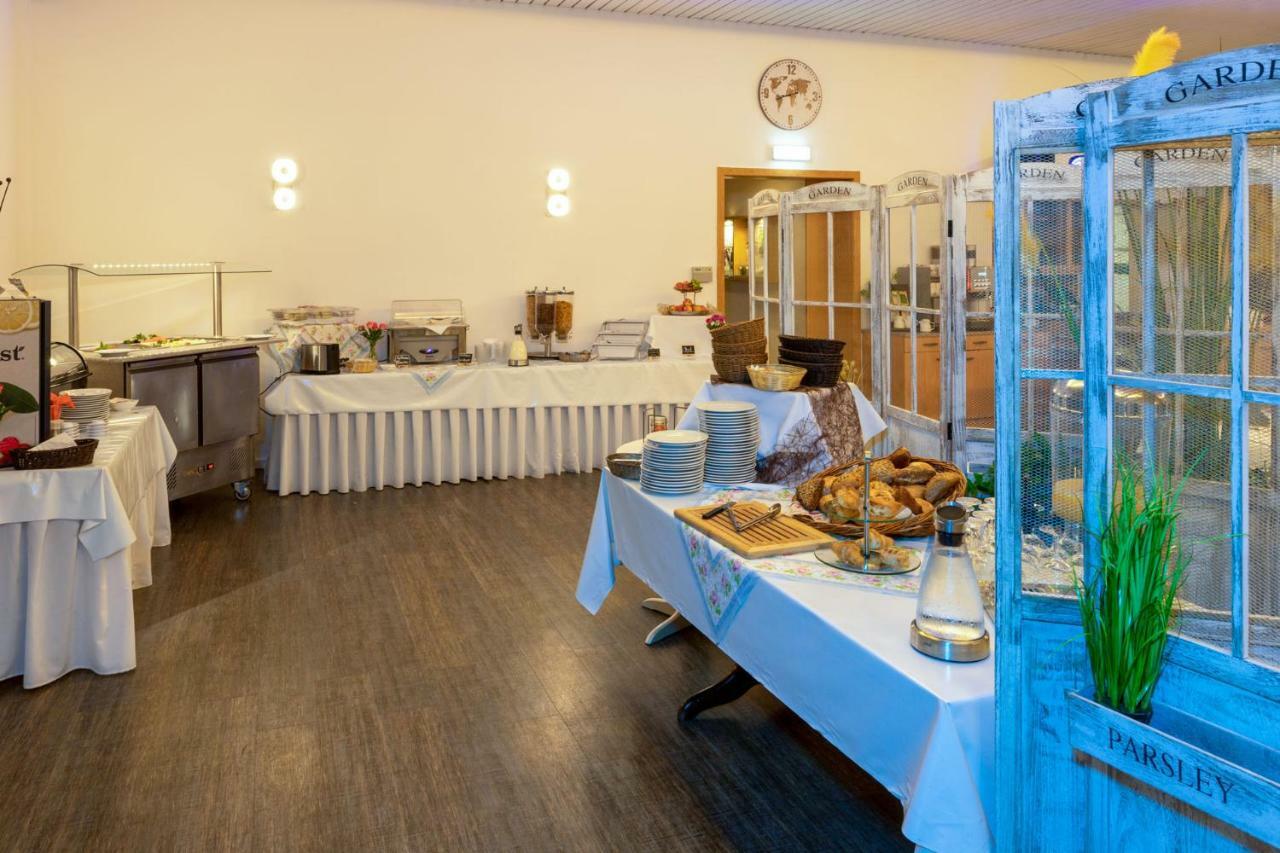 Landhotel Zum Niestetal ภายนอก รูปภาพ